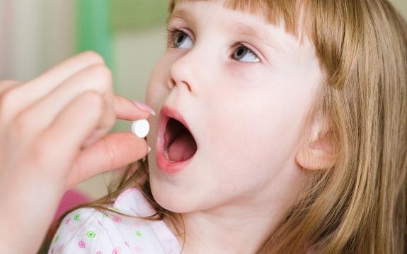 Lạm dụng kháng sinh - Sai lầm ảnh hưởng đến cả tương lai con trẻ