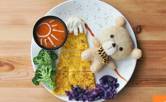 Trang trí món ăn bắt mắt khơi gợi sự hứng thú với đồ ăn của trẻ