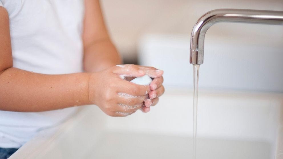 rửa tay giúp phòng tránh đau mắt đỏ